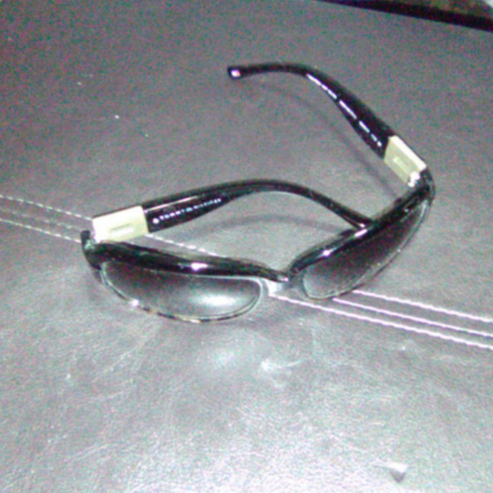 Woman's Tommy Hilfiger sunglasses